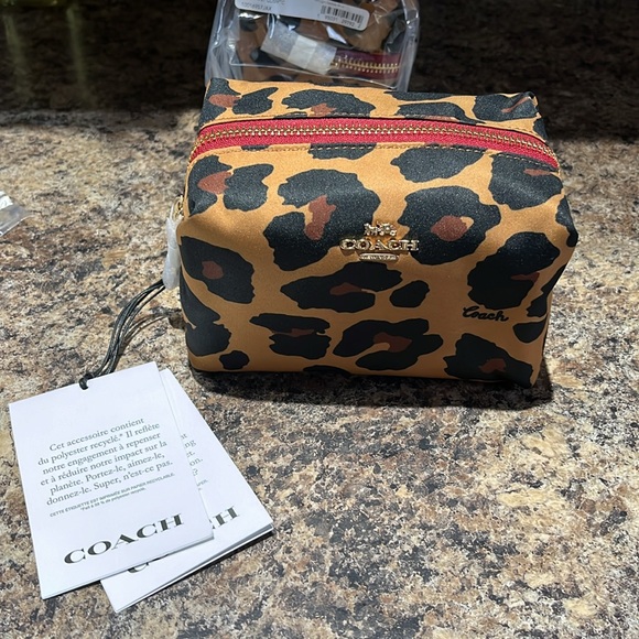 Coach Small Boxy Cosmetic Case With Leopard Print - Picture 3 of 8